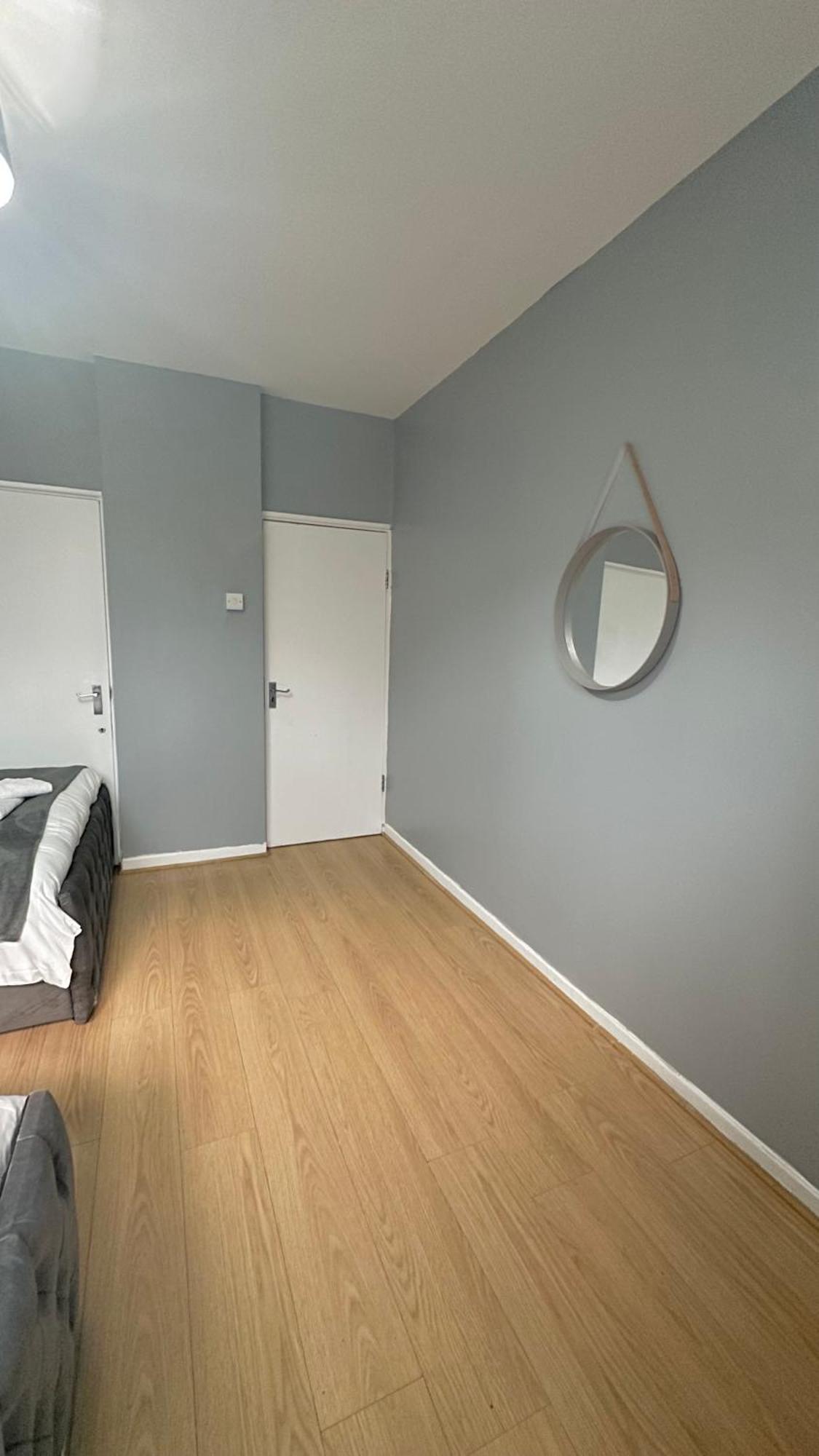 1 Bedroom Flat In Whitechapel, 런던 외부 사진
