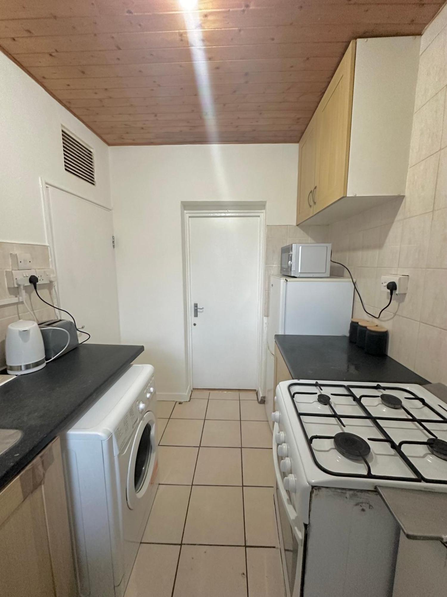 1 Bedroom Flat In Whitechapel, 런던 외부 사진