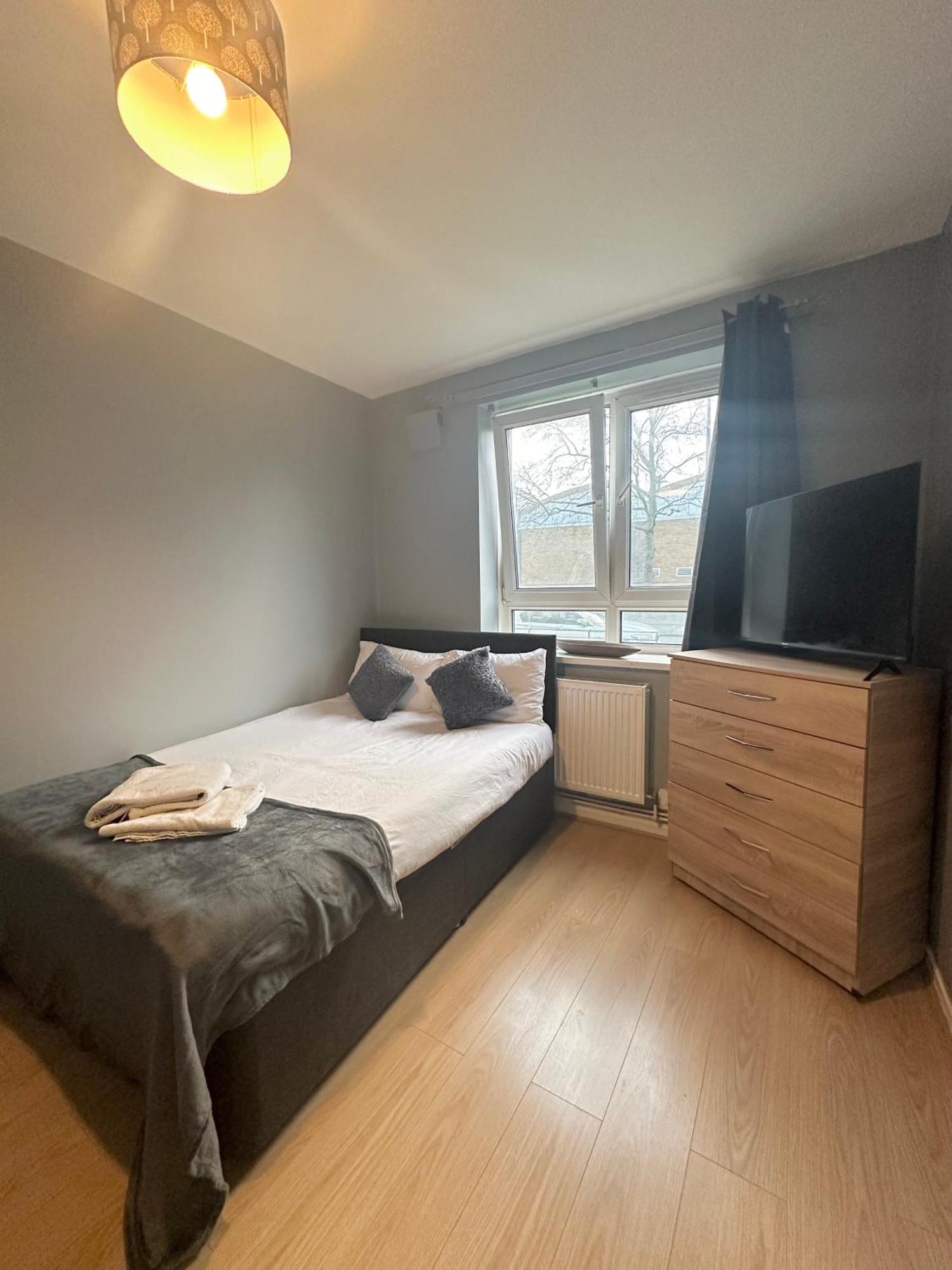 1 Bedroom Flat In Whitechapel, 런던 외부 사진